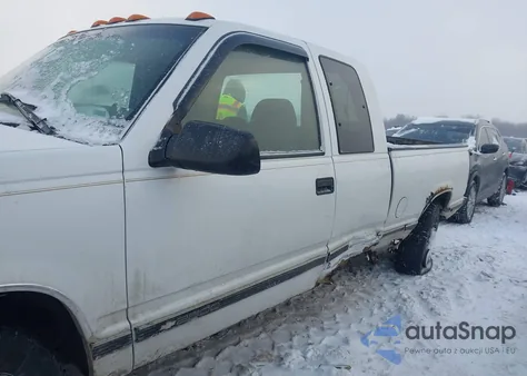 1997 Chevrolet C2500 Fleetside из США, поврежденный, VIN 1GCFC29R5VE129201